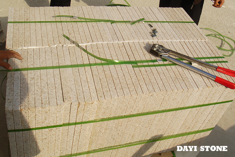 Paving Yellow Granite G682 Surface Bushhammered others sawn 40x40x3cm - Dayi Stone Paving Yellow Granite G682 Surface Bushhammered others sawn 40x40x3cm - Dayi Stone